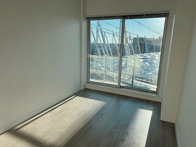 97 W Georgia St #1617 — Photo 8