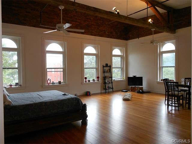 1st image of 301 W Broad St