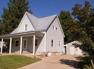 416 Granite St, Waupaca, WI 54981