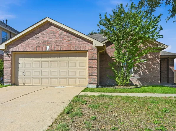 109 Heritage Dr, Crowley, TX 76036