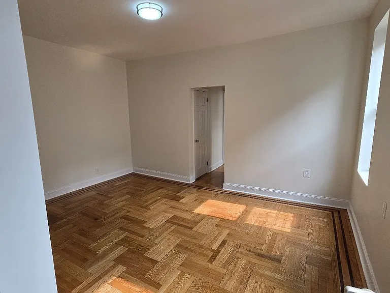 37-20 81st St #5B — Photo 4