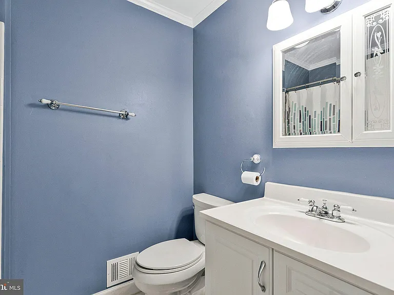 9607 Masterworks Dr — Photo 11