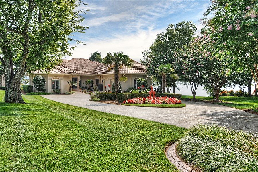 1st image of 1018 Shoreline Dr