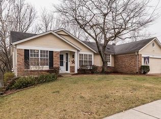 16644 Green Pines Dr, Ballwin, MO