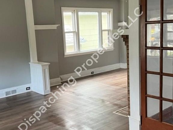 5th image of 290 Esser Ave #1B
