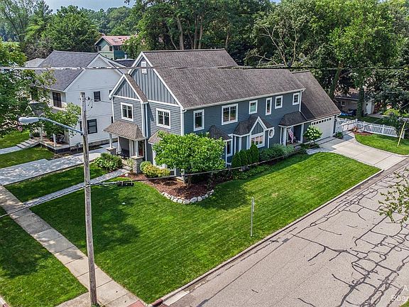 3rd image of 1300 Prescott Ave