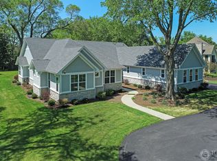 255 Hawthorne Rd, Libertyville, IL 60048