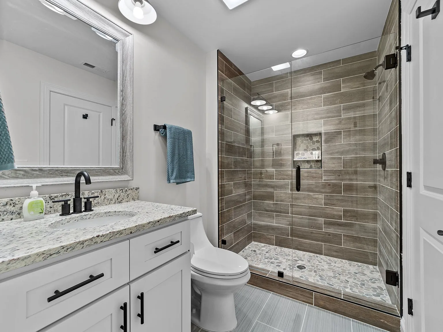 816 Crown Point Drive - 1 — Photo 3