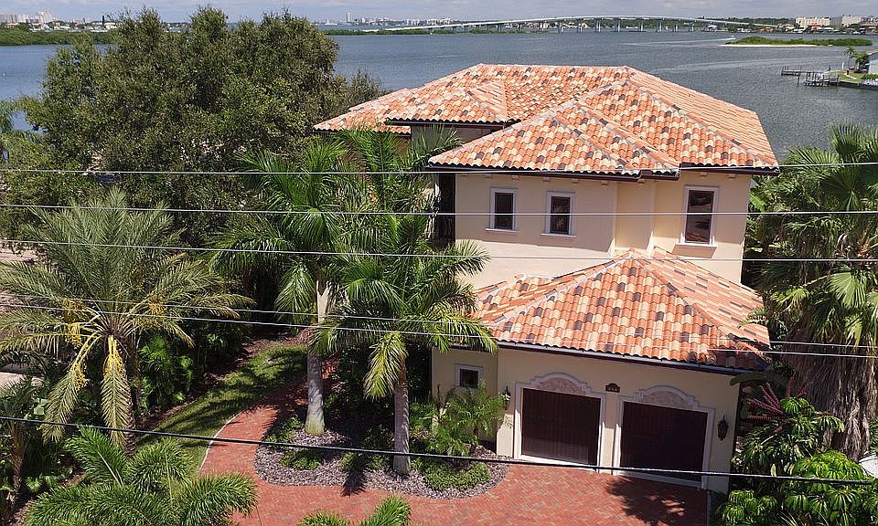 2012 Waterfront Beauty!