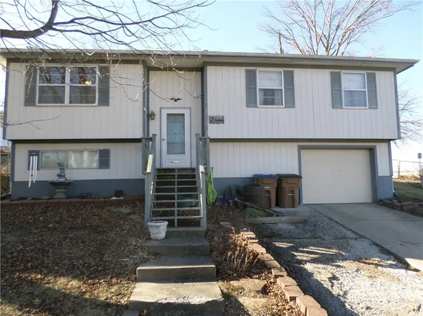 712 W St, Atchison, KS 66002