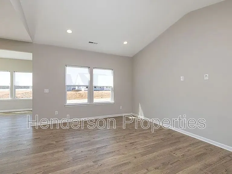 160 Tillery Ln — Photo 5