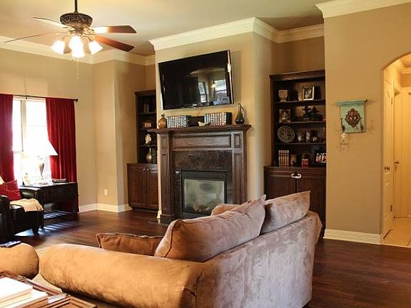 Living Room with fireplac