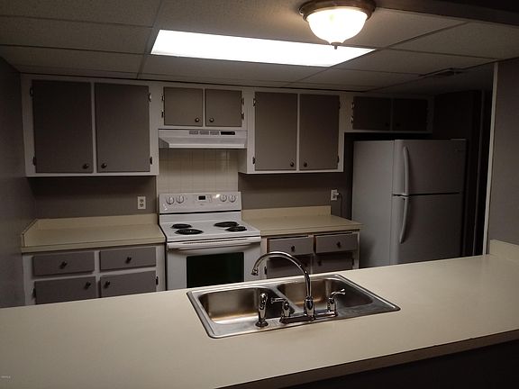 5th image of 15251 Parkwood Dr N #C