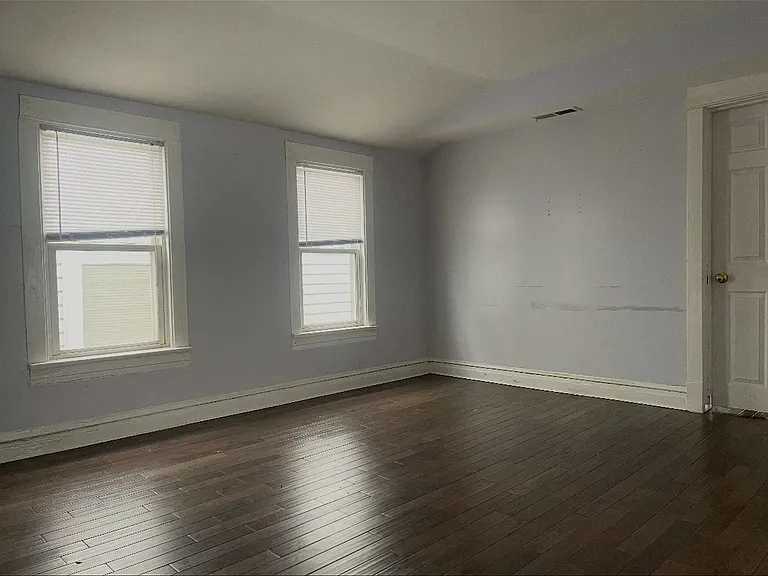 1931 Jackson Ave #2 — Photo 5