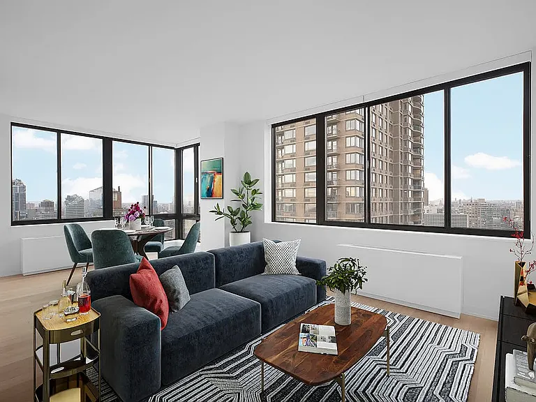 Columbus Cir #N38F — Photo 3