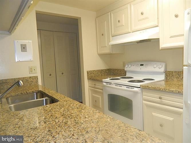 1st image of 3618 Gleneagles Dr Unit 7-1E