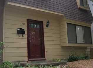 152 Woodlake Dr, Charlottesville, VA 22901
