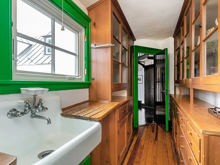 31 Hilltop Rd — Photo 7