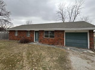 1416 Loveland Dr, Stewartsville, MO 64490