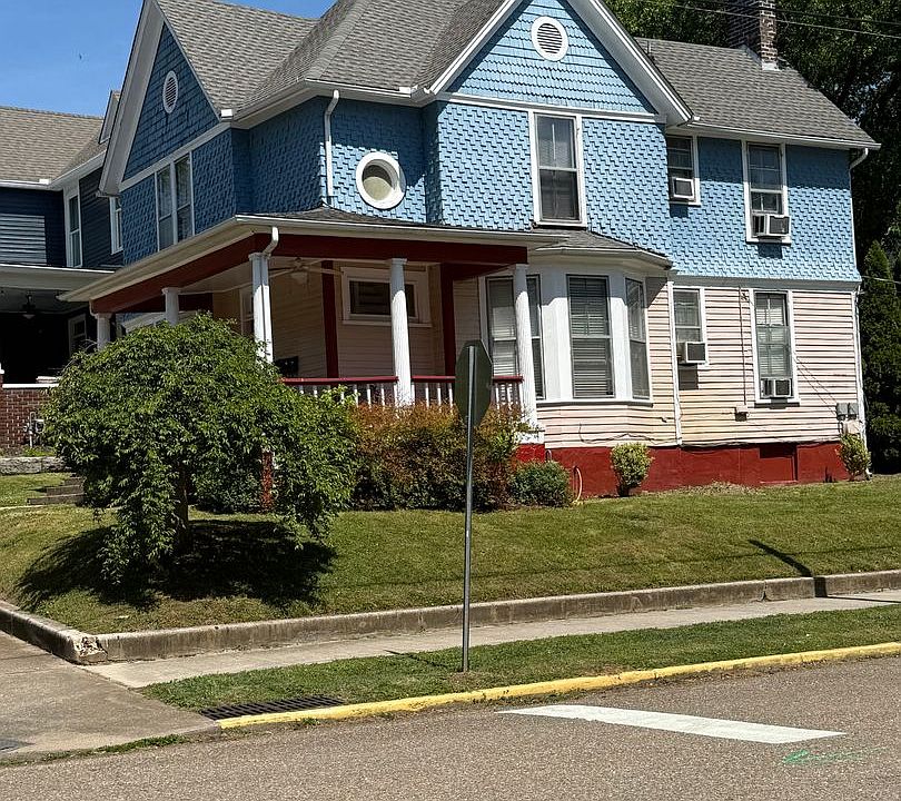 1st image of 702 Luttrell St APT 2