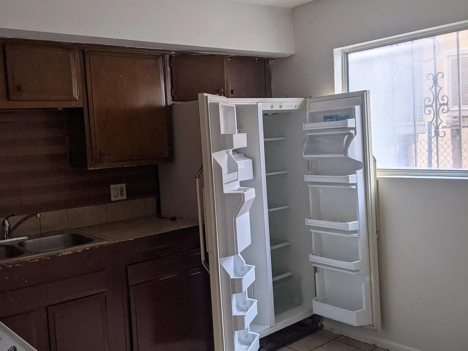 8405 Trumbull Ave SE — Photo 3