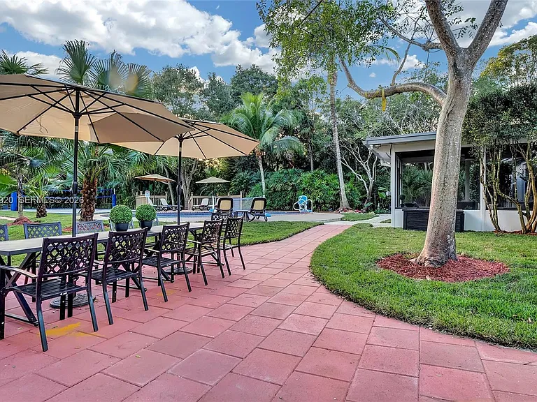14330 SW 20th St — Photo 57