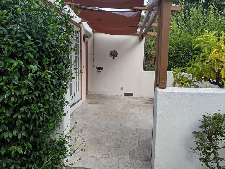 1661 Castilleja Ave — Photo 4