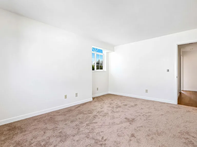 2535 Jones Ave NE — Photo 30