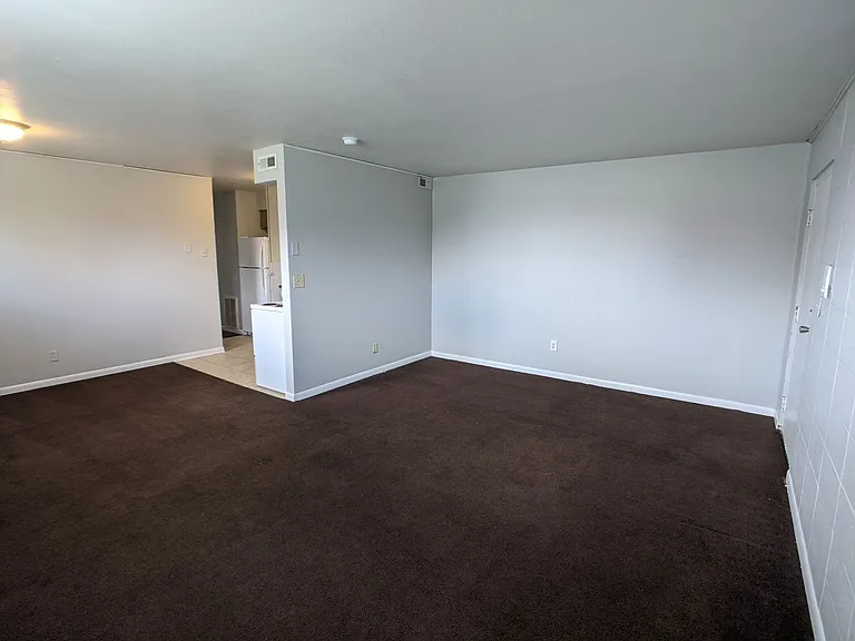 600 Wooddale Ter — Photo 13