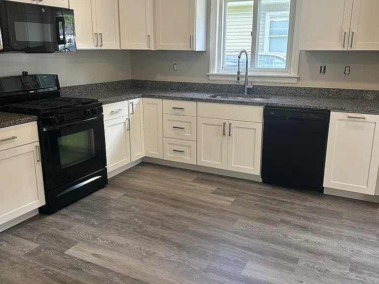 3196 Brodhead Rd — Photo 1