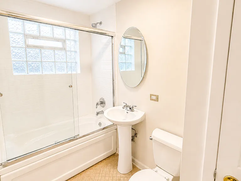 1404 W Estes Ave #2A — Photo 5