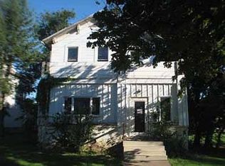 880 Douglas St, Vermilion, OH 44089