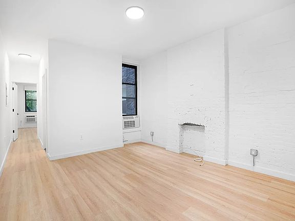 3rd image of 446 W 55th St #1S