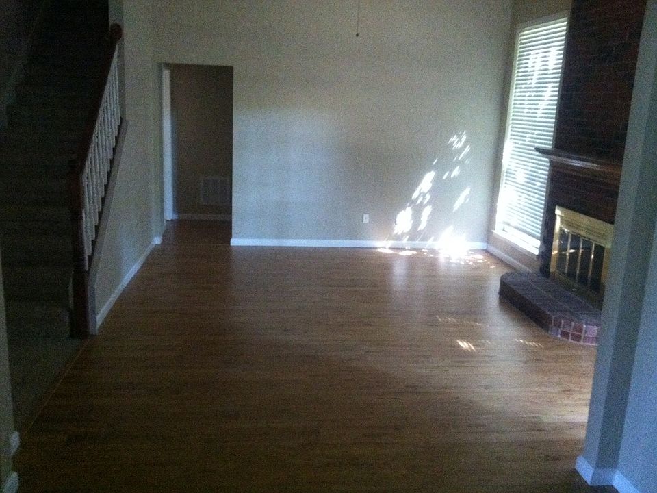 2nd image of 2243 Ellis Dr