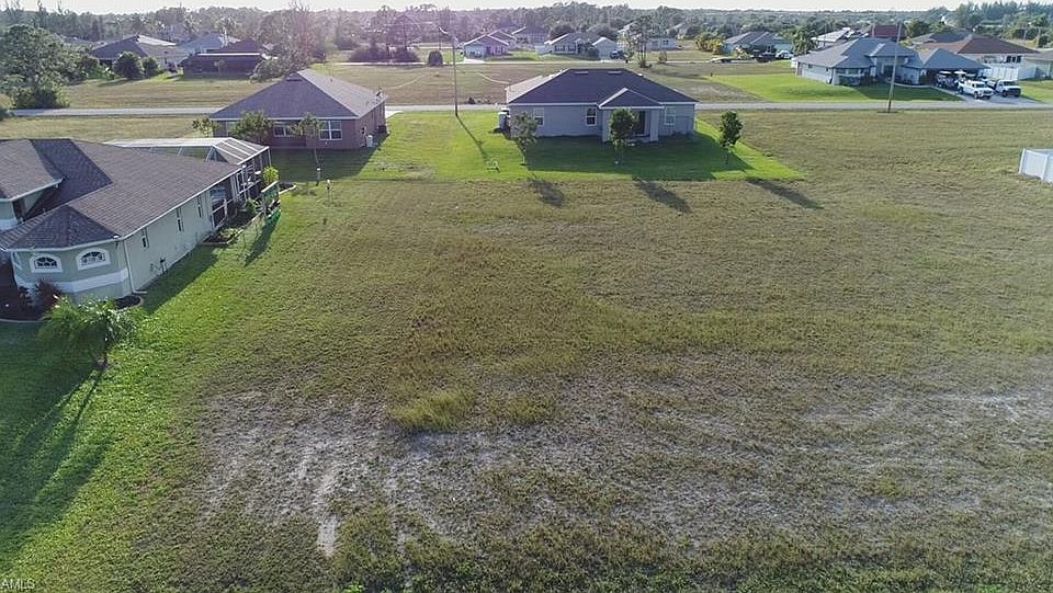 1st image of 3746 NE 14th Pl