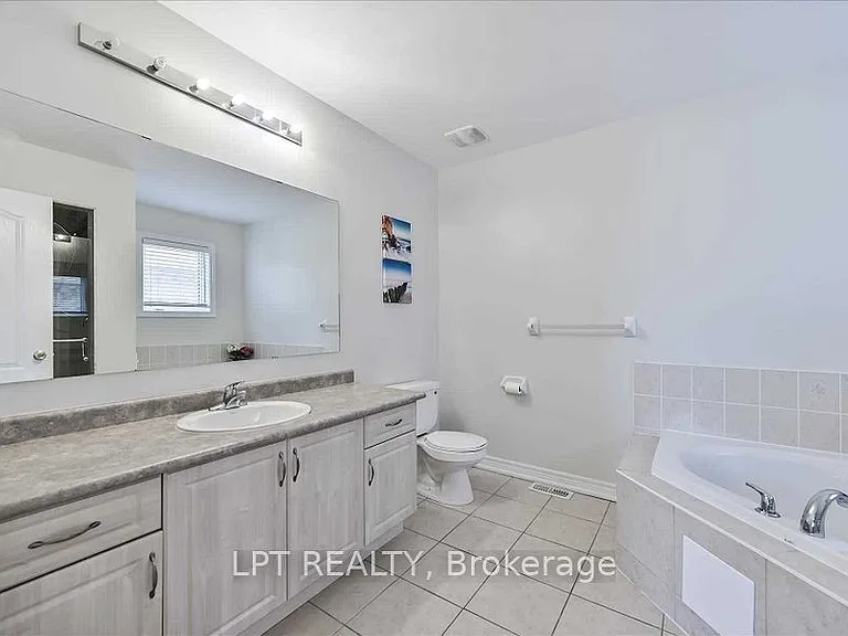 46 Ozner Cres — Photo 5