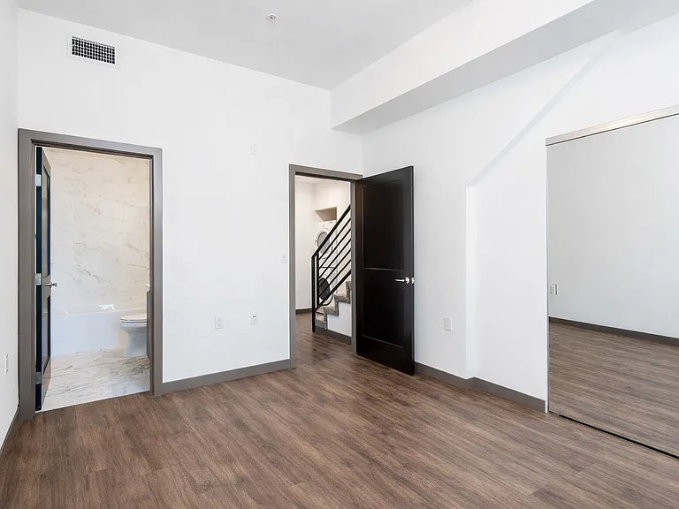 7035 S La Tijera Blvd — Photo 7