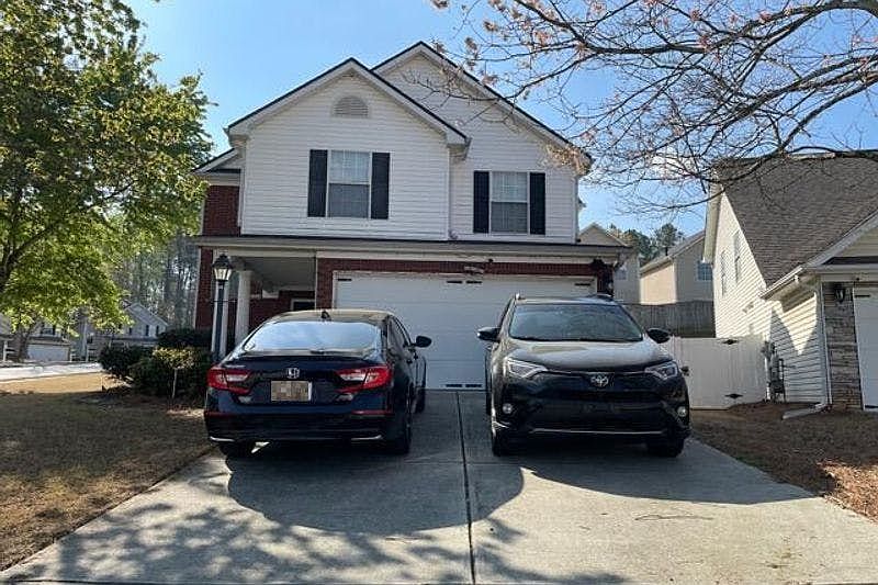 1st image of 702 River Hill Dr