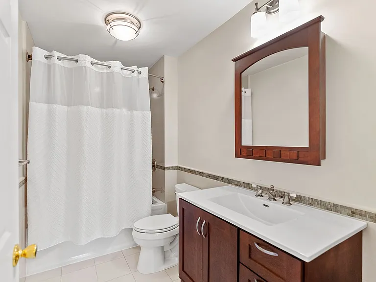 5213 Cathedral Ave NW — Photo 21
