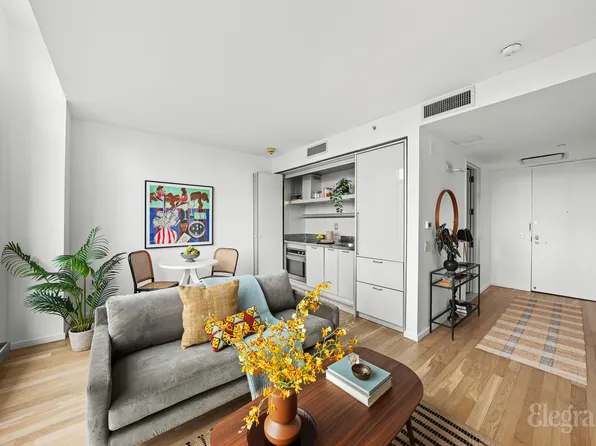 18 West 48th Street image 13 of 34