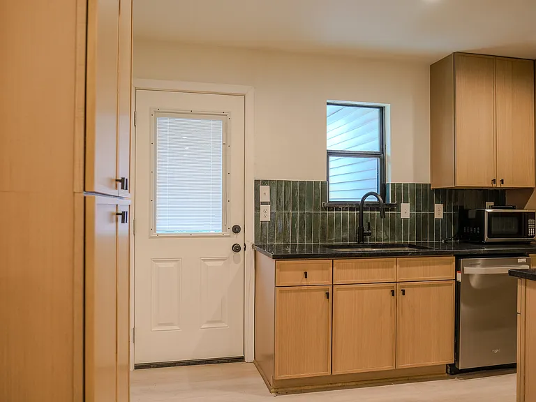 823 La Manda Blvd — Photo 16