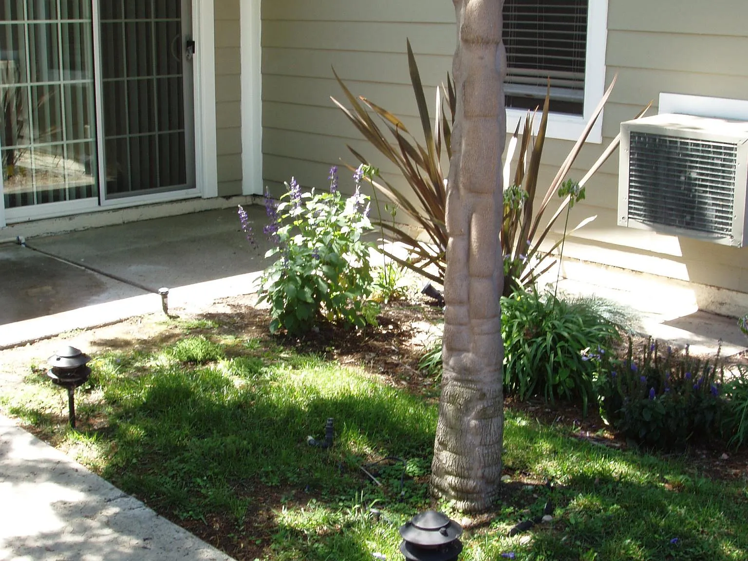 132 N Malena Dr — Photo 3
