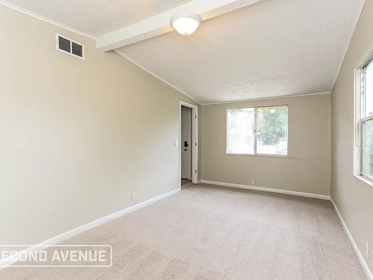 8645 Samona Dr W — Photo 10