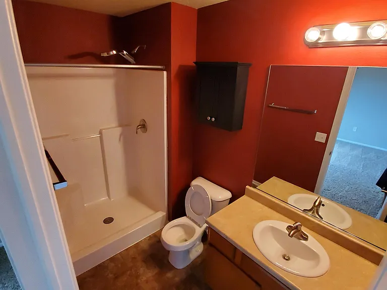 Master Ensuite Bath