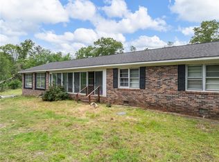1225 Dogwood Ln, Clinton, SC 29325