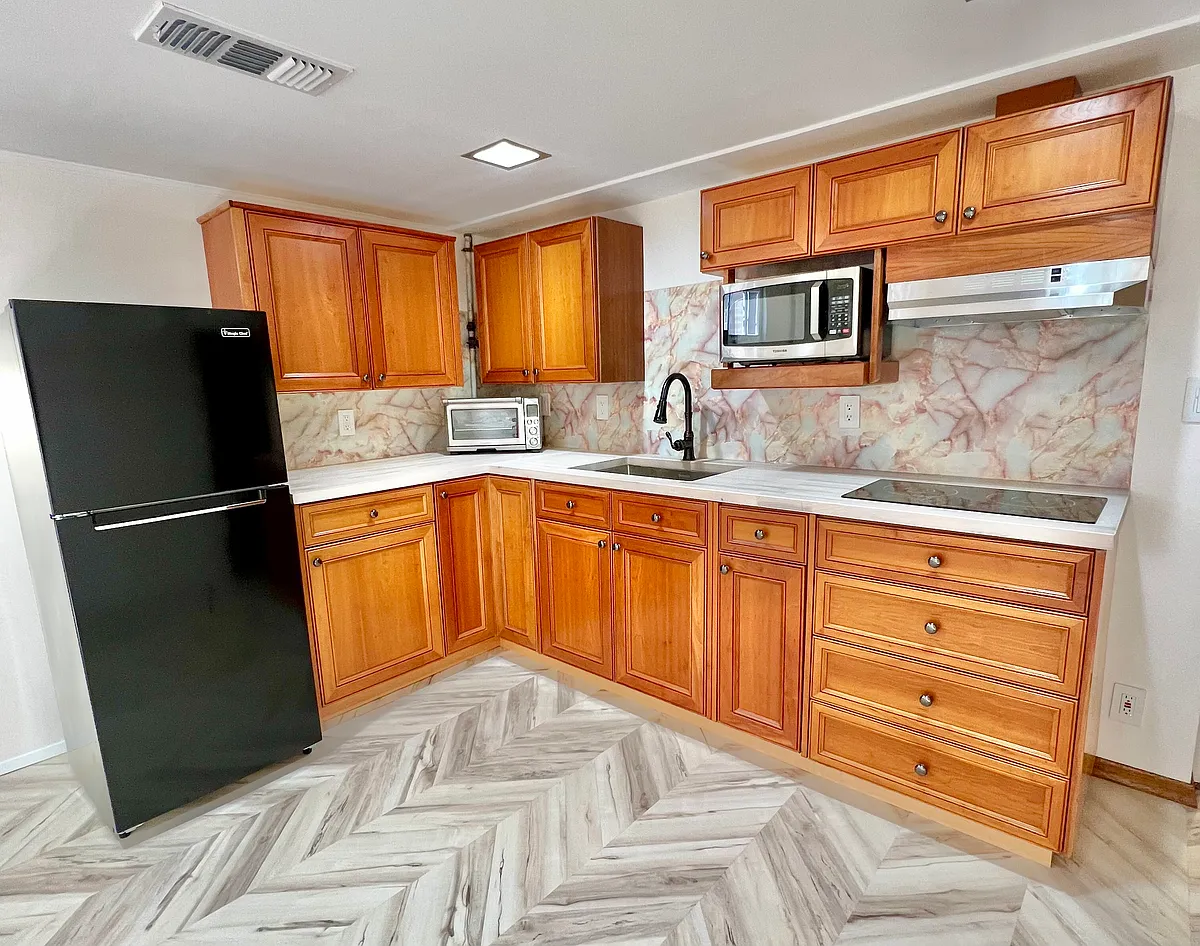 Building Photo - 5024 SW Dawson St #1