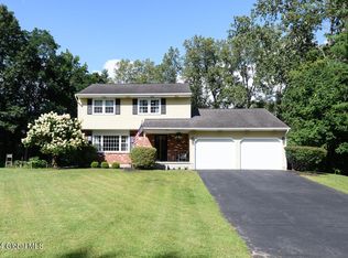 104 Mountain View Ct, Guilderland, NY 12084