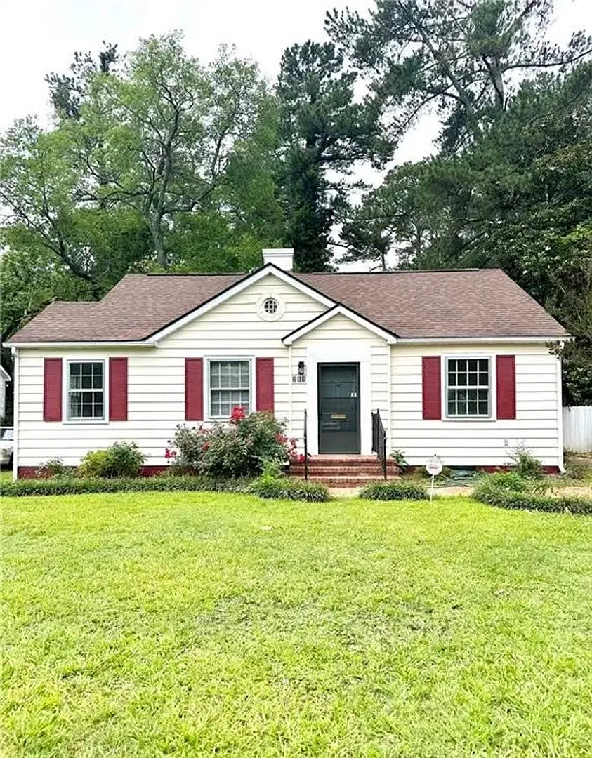 3 Bedroom 2 Bathroom Home in Haymount — Photo 1