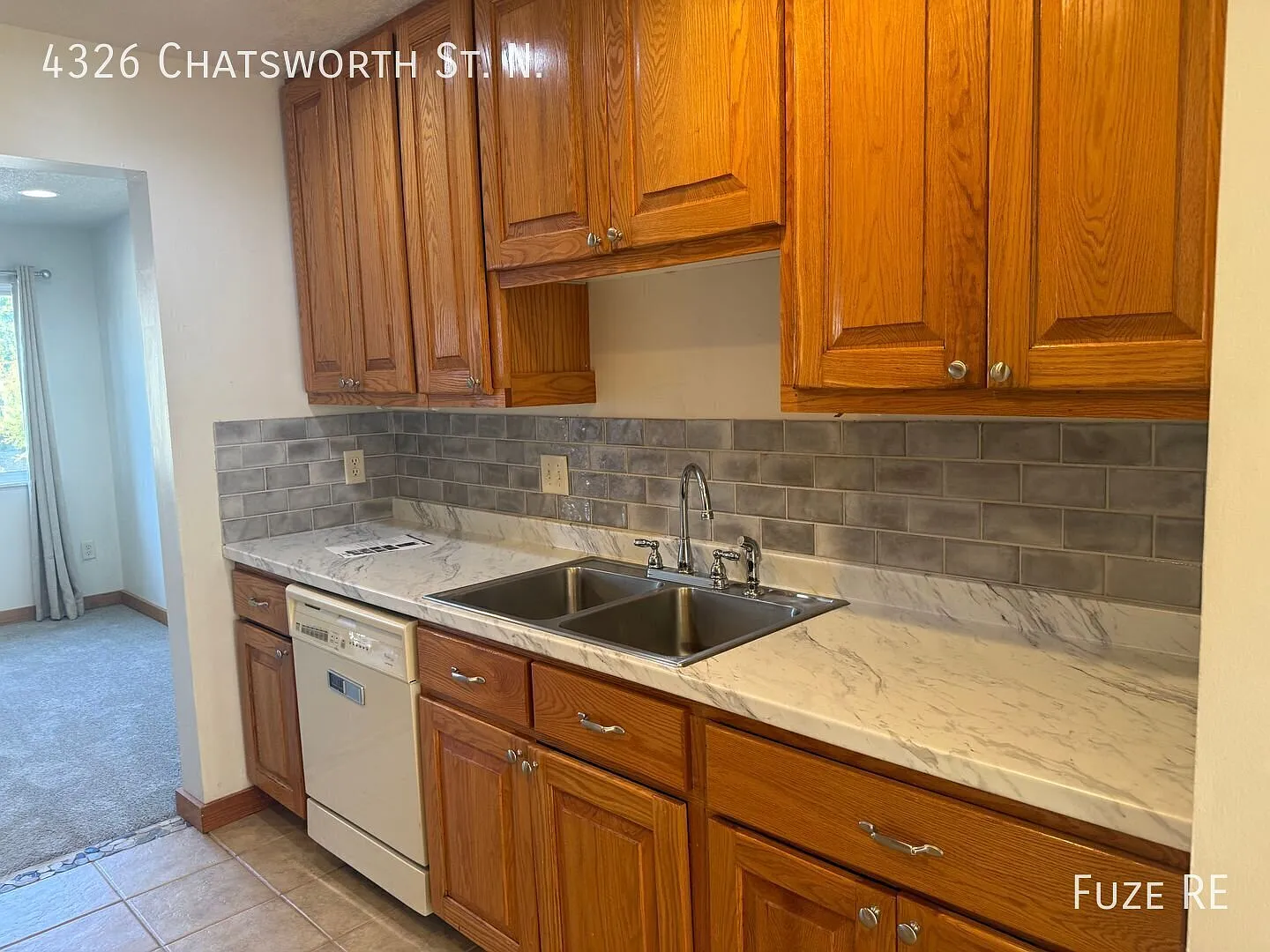 3 Bed Shoreview Townhome — Photo 4