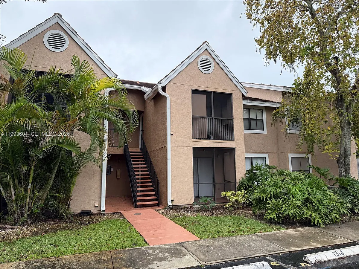 Building Photo - 15560 SW 106th Ln #1305